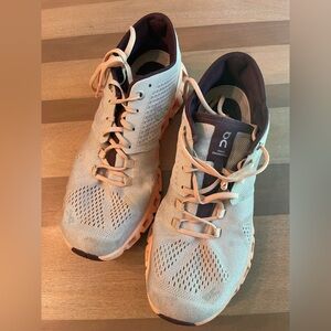 Women’s On Running.  Size 7